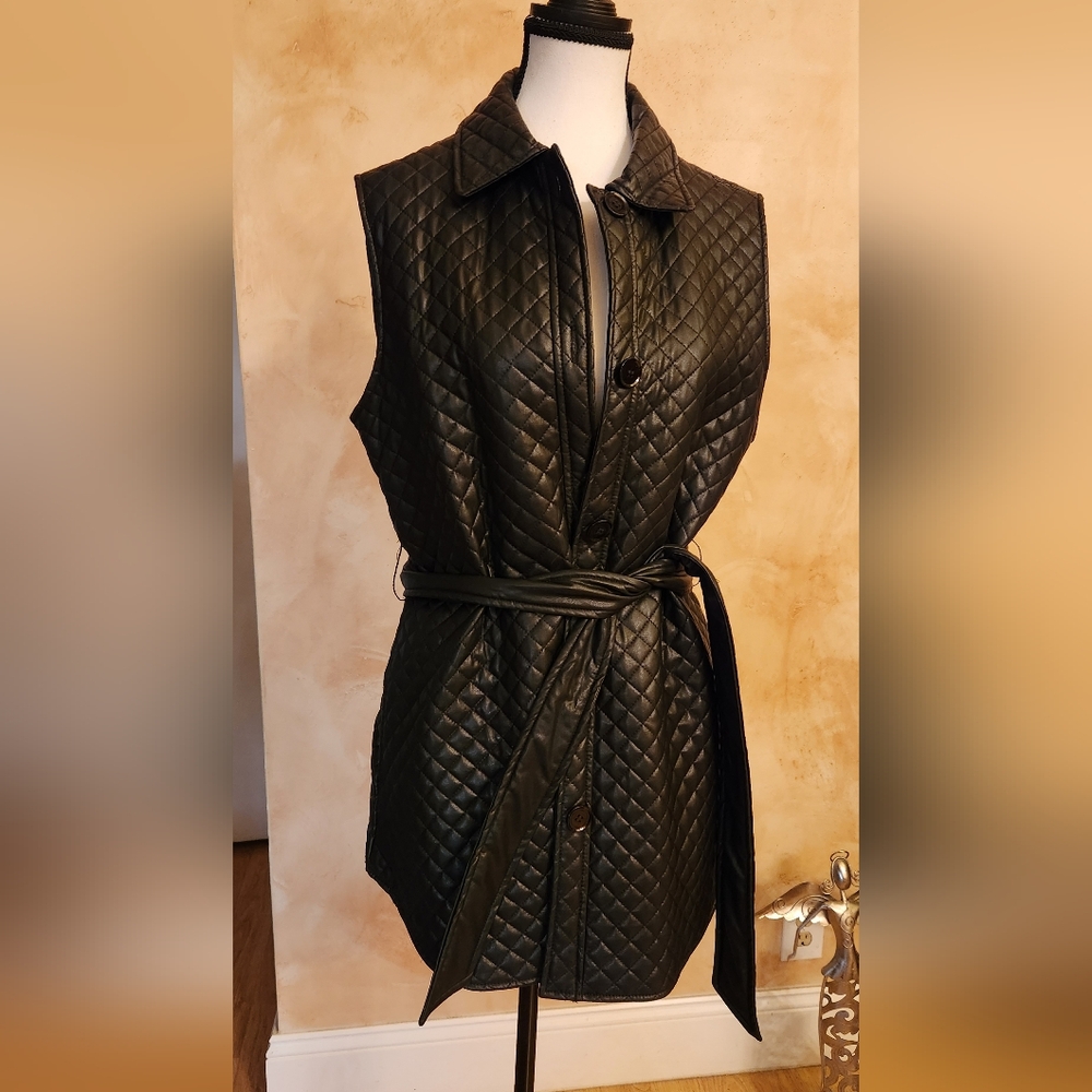 New quilted faux leather black collared buttoned vest MARK New YORK Washable